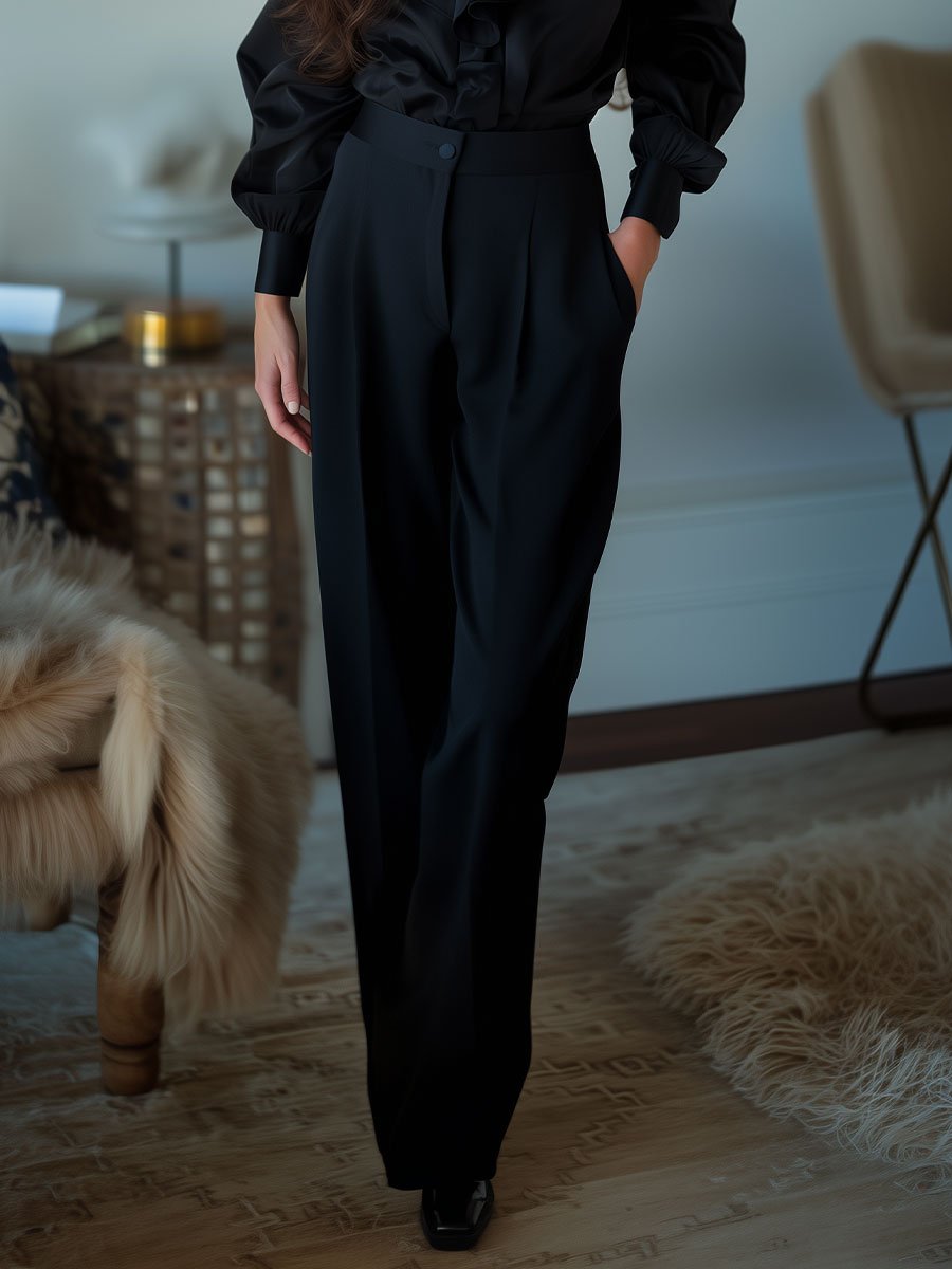 Classic High-Waisted Black Trousers with a Tailored Fit