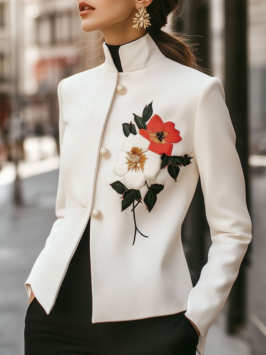 Elegant Ivory Blazer Featuring Vibrant Floral Accents