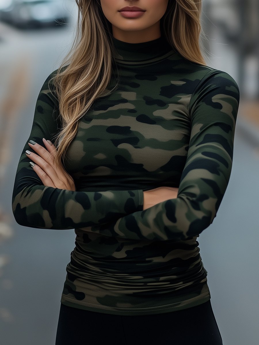 Chic Camo Print Stretch Long Sleeve Round-Neck Top