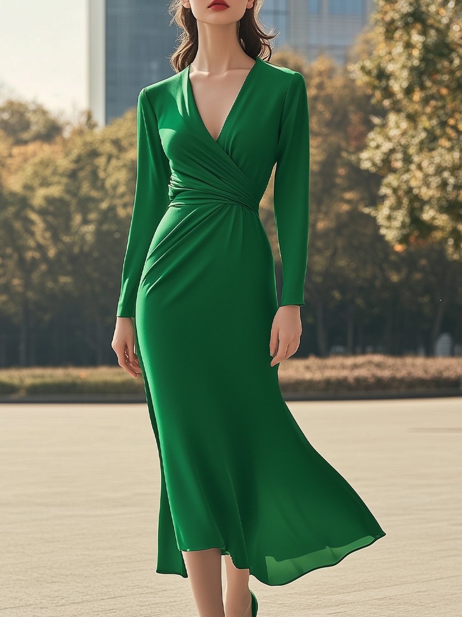 Elegant Emerald Green Wrap Midi Dress with Long Sleeves